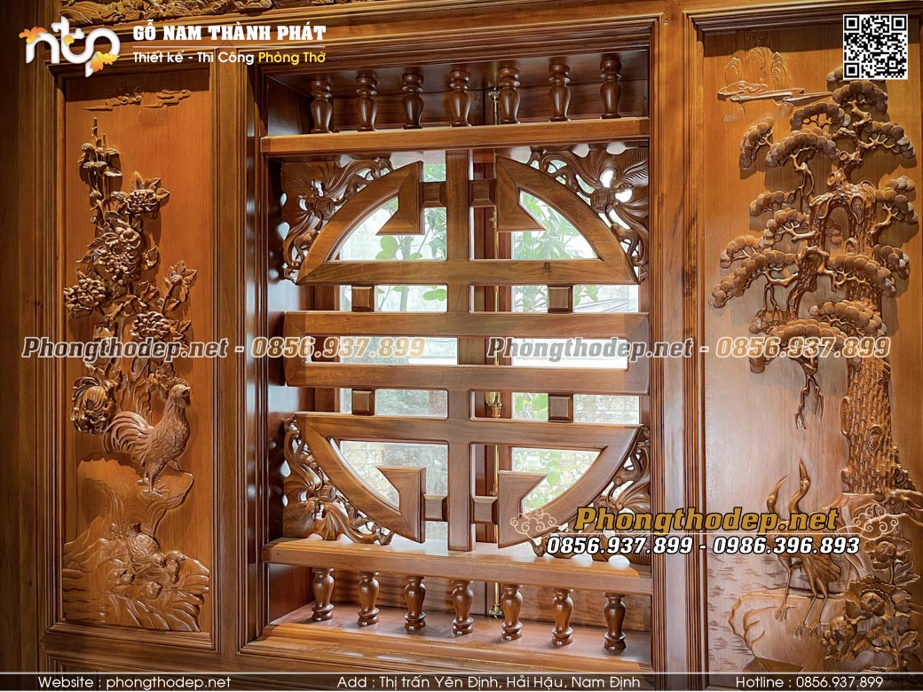 Cửa sổ chữ thọ gỗ lim chạm đục công phu